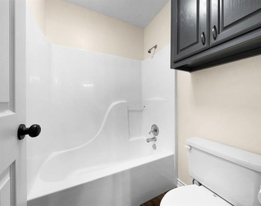 324 N Tolbert Avenue - Photo Thumbnail 19