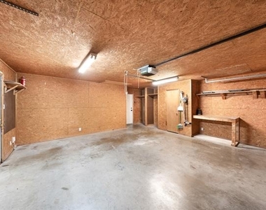 324 N Tolbert Avenue - Photo Thumbnail 24
