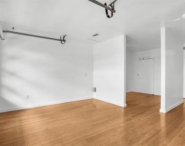 1111 S Akard Street - Photo Thumbnail 11