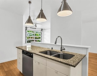 1111 S Akard Street - Photo Thumbnail 3