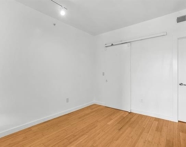 1111 S Akard Street - Photo Thumbnail 12