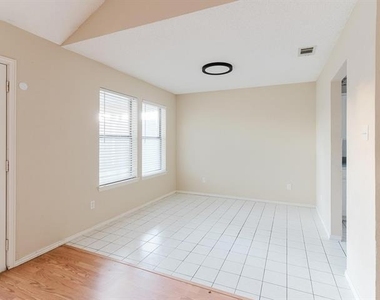 6825 Longleaf Lane - Photo Thumbnail 20