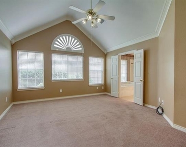 224 Heatherwood Drive - Photo Thumbnail 13
