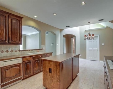 224 Heatherwood Drive - Photo Thumbnail 11