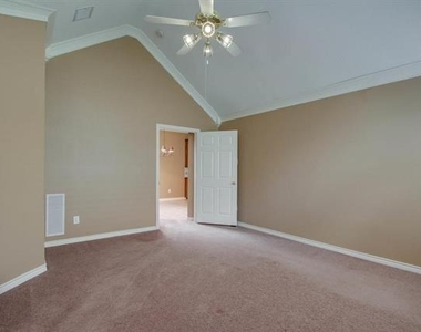 224 Heatherwood Drive - Photo Thumbnail 14