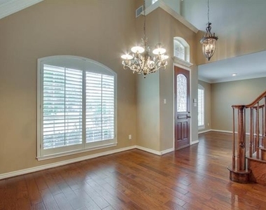 224 Heatherwood Drive - Photo Thumbnail 3