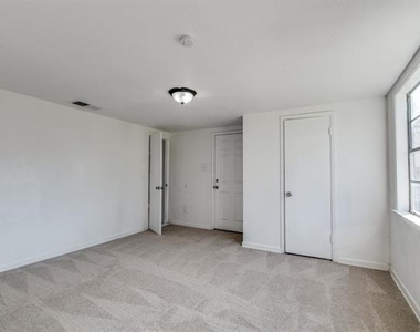 5529 Diaz Avenue - Photo Thumbnail 4