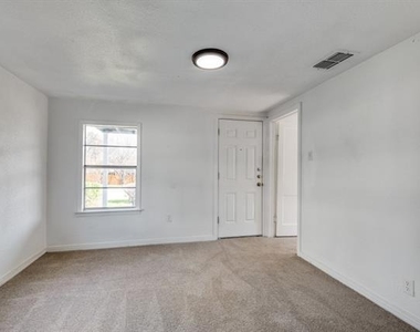 5529 Diaz Avenue - Photo Thumbnail 8