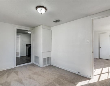 5529 Diaz Avenue - Photo Thumbnail 9