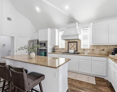 3421 Kirkfield Court - Photo Thumbnail 10