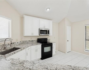 405 Myrtle Drive - Photo Thumbnail 12