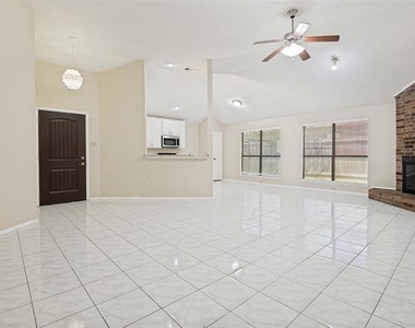 405 Myrtle Drive - Photo Thumbnail 3