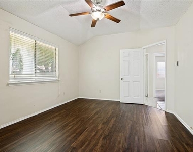 405 Myrtle Drive - Photo Thumbnail 14