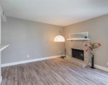5881 Preston View Boulevard - Photo Thumbnail 4