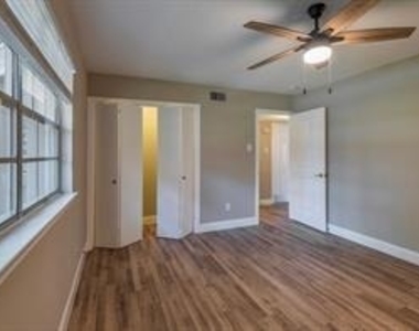 5881 Preston View Boulevard - Photo Thumbnail 2