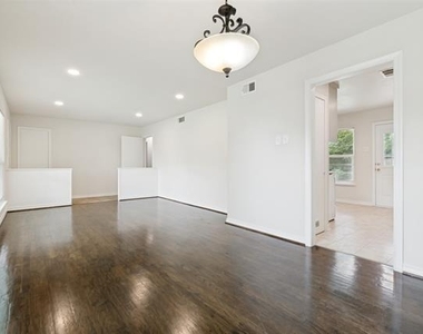 2414 San Medina Avenue - Photo Thumbnail 4