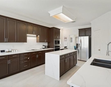 7531 Maribeth Drive - Photo Thumbnail 3