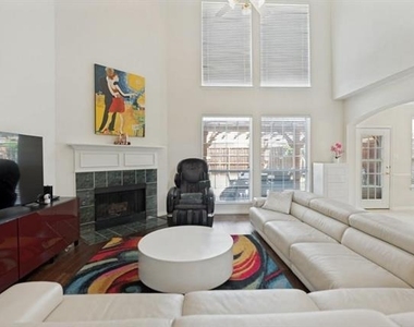 7531 Maribeth Drive - Photo Thumbnail 5
