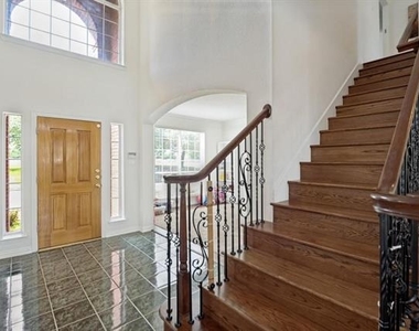 7531 Maribeth Drive - Photo Thumbnail 2