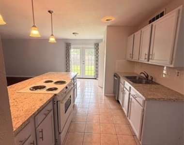 5512 Rutledge Drive - Photo Thumbnail 2