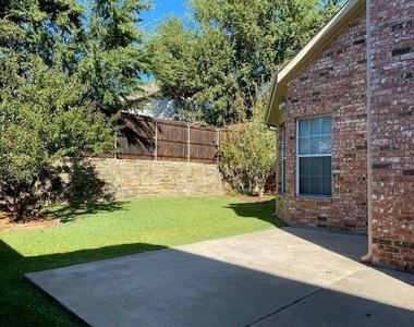 3621 Nandina Drive - Photo Thumbnail 13