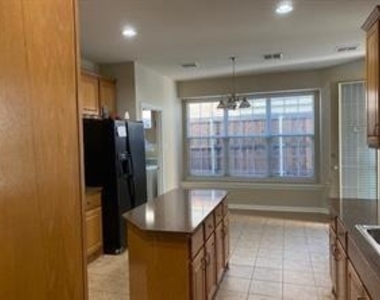 3621 Nandina Drive - Photo Thumbnail 5