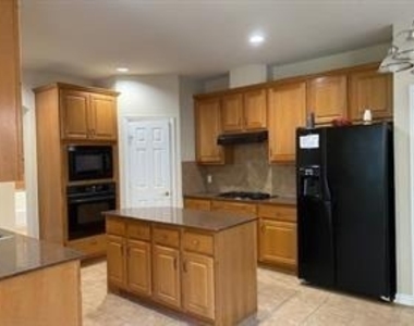 3621 Nandina Drive - Photo Thumbnail 4