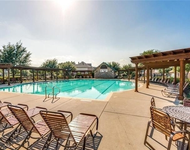 3621 Nandina Drive - Photo Thumbnail 15
