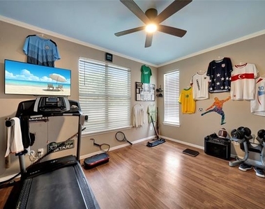 1413 Stone Mountain Parkway - Photo Thumbnail 14