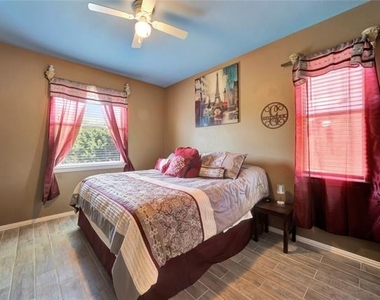 1413 Stone Mountain Parkway - Photo Thumbnail 27