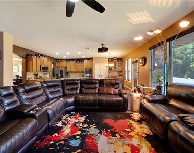 1413 Stone Mountain Parkway - Photo Thumbnail 12