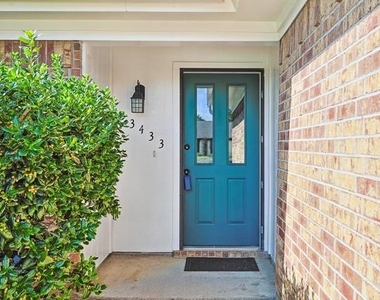 3433 Murphy Drive - Photo Thumbnail 2