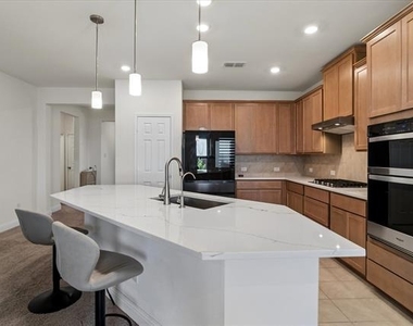 933 Brock Drive - Photo Thumbnail 7