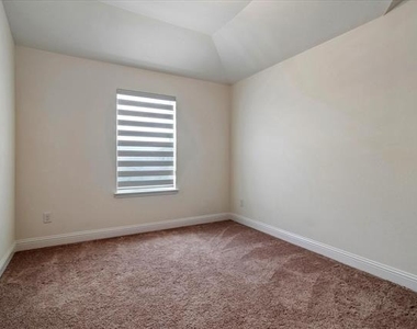 933 Brock Drive - Photo Thumbnail 21