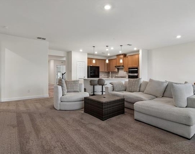 933 Brock Drive - Photo Thumbnail 6