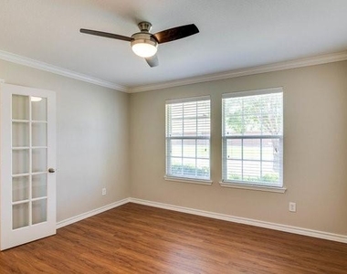 25 Larkspur Drive - Photo Thumbnail 4