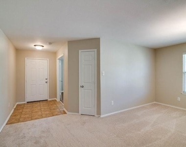 25 Larkspur Drive - Photo Thumbnail 9