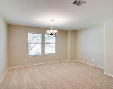 25 Larkspur Drive - Photo Thumbnail 8