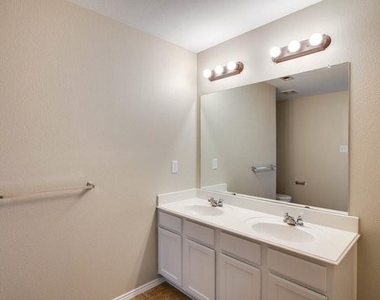 25 Larkspur Drive - Photo Thumbnail 21