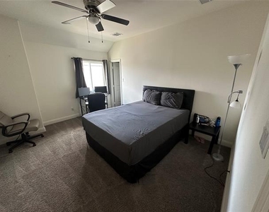 1037 Drew Lane - Photo Thumbnail 10