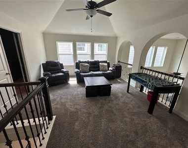 1037 Drew Lane - Photo Thumbnail 7