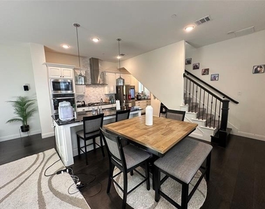 1037 Drew Lane - Photo Thumbnail 4