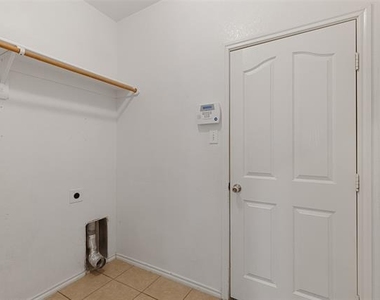 12913 Farmington Drive - Photo Thumbnail 16