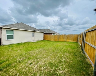 1405 Merlin Bluff Street - Photo Thumbnail 13
