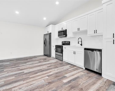 2212 Church Street - Photo Thumbnail 22
