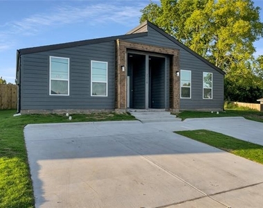 2212 Church Street - Photo Thumbnail 5