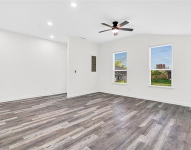 2212 Church Street - Photo Thumbnail 8