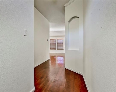 2853 Cascade Cove Drive - Photo Thumbnail 3