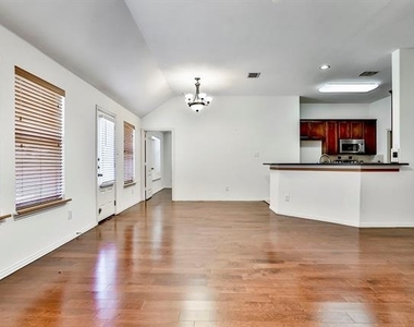 2853 Cascade Cove Drive - Photo Thumbnail 10