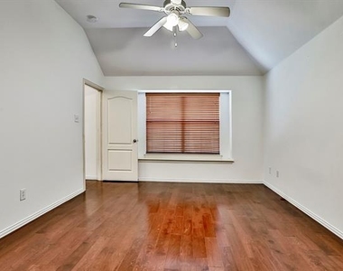 2853 Cascade Cove Drive - Photo Thumbnail 19